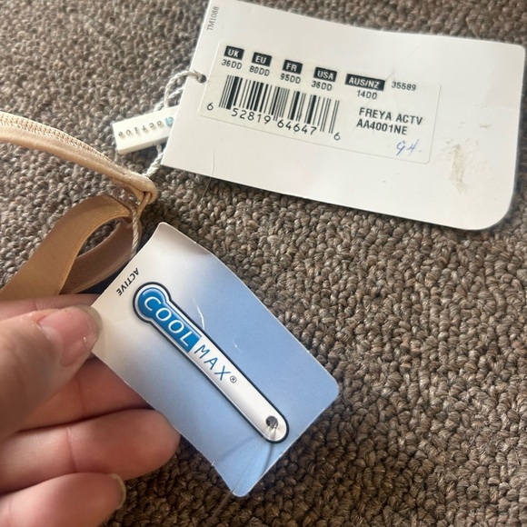 NWT Freya Active 36DD Women's Beige Sports Bra, thick straps - Picture 5 of 8